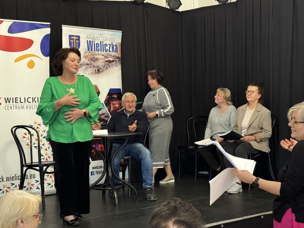 🎭 Przygotowania do premiery spektaklu w ramach projektu „Seniorzy i Teatr”🎬